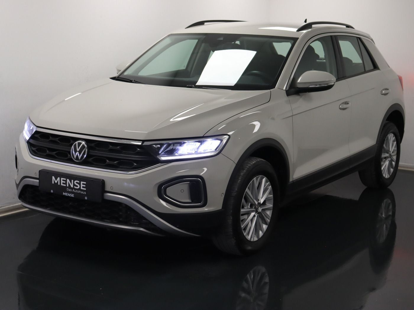 Fahrzeugabbildung Volkswagen T-Roc 2.0 TDI DSG Life |VirtualCP|CarPlay|LM|LED