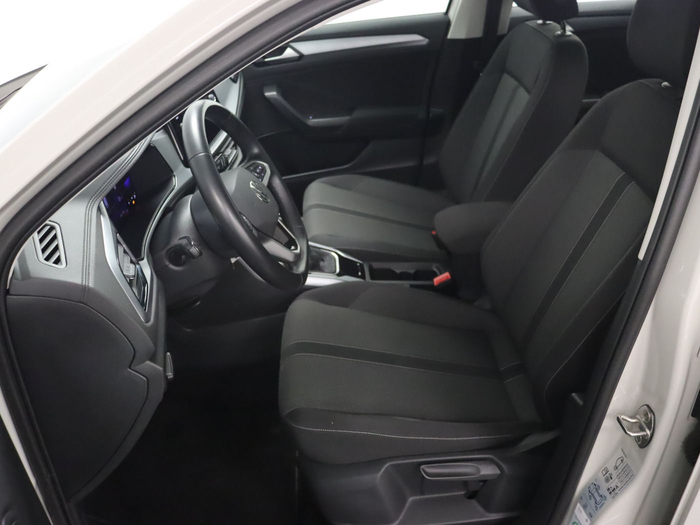 Fahrzeugabbildung Volkswagen T-Roc 2.0 TDI DSG Life |VirtualCP|CarPlay|LM|LED