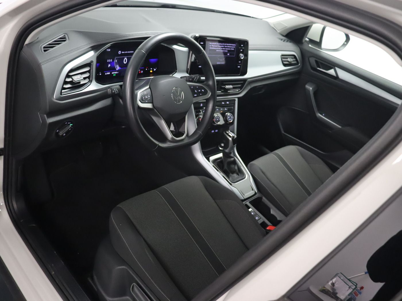 Fahrzeugabbildung Volkswagen T-Roc 2.0 TDI DSG Life |VirtualCP|CarPlay|LM|LED