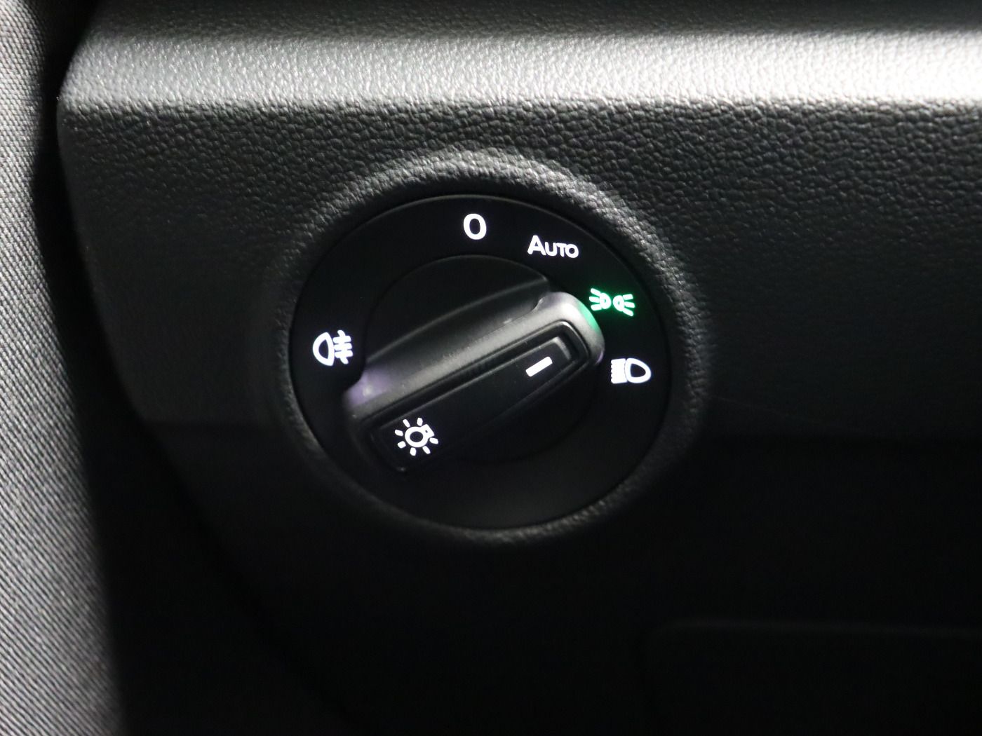 Fahrzeugabbildung Volkswagen T-Roc 2.0 TDI DSG Life |VirtualCP|CarPlay|LM|LED