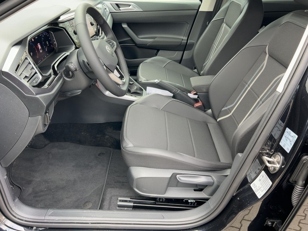 Fahrzeugabbildung Volkswagen Taigo 1.0 TSI DSG Style Navi ACC Winterräder