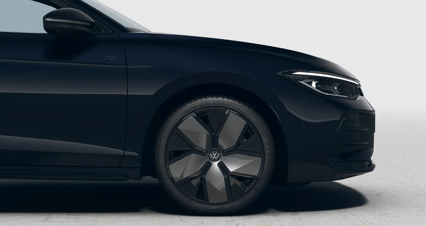 Fahrzeugabbildung Volkswagen Passat R-Line TDI 4M DSG AHK Nav Pano BlackStyle