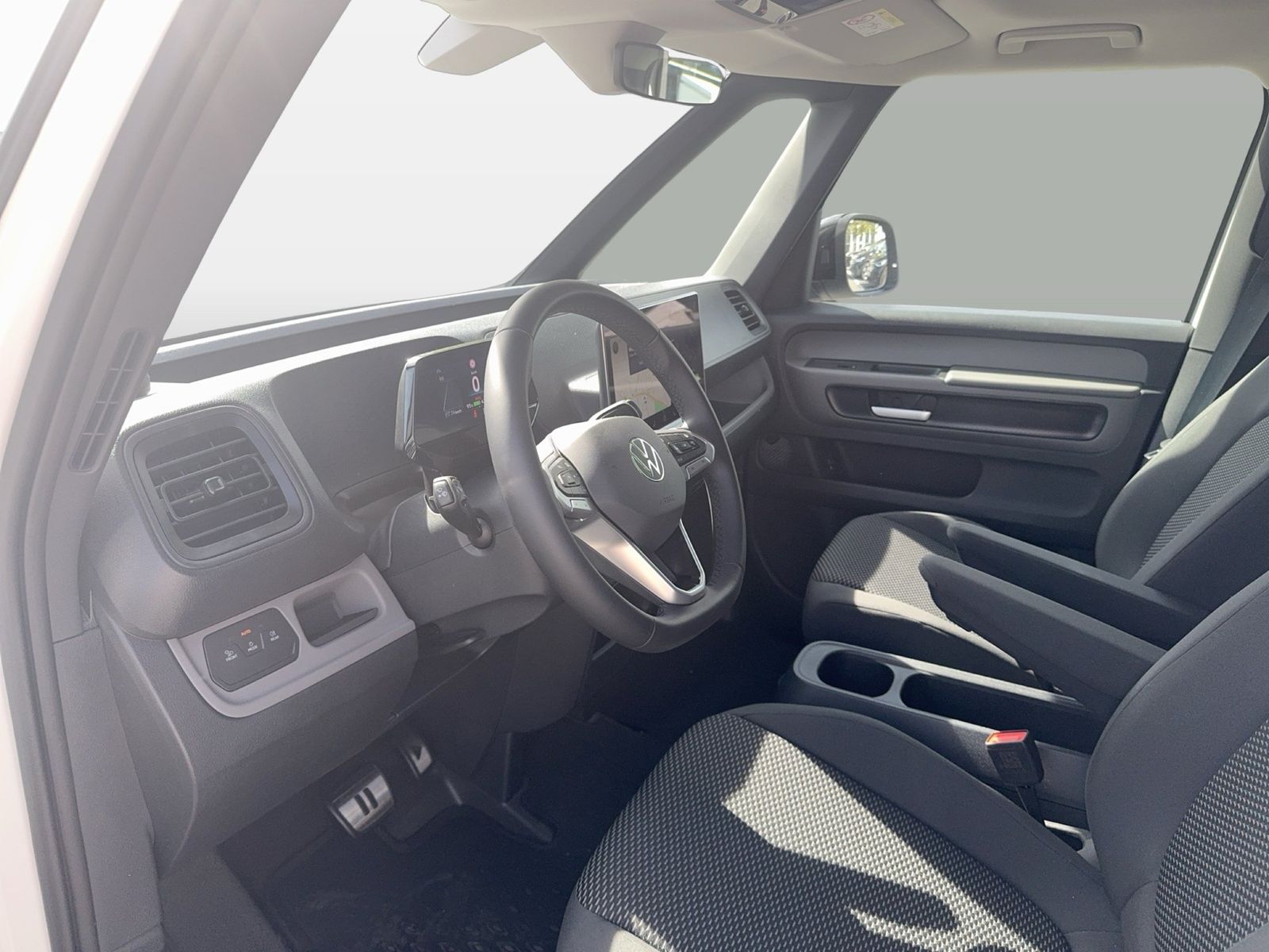 Fahrzeugabbildung Volkswagen ID. Buzz Cargo Pro 4MOTION 79 kWh Getriebe: 1-Ga - mit KI generiert/bearbeitet