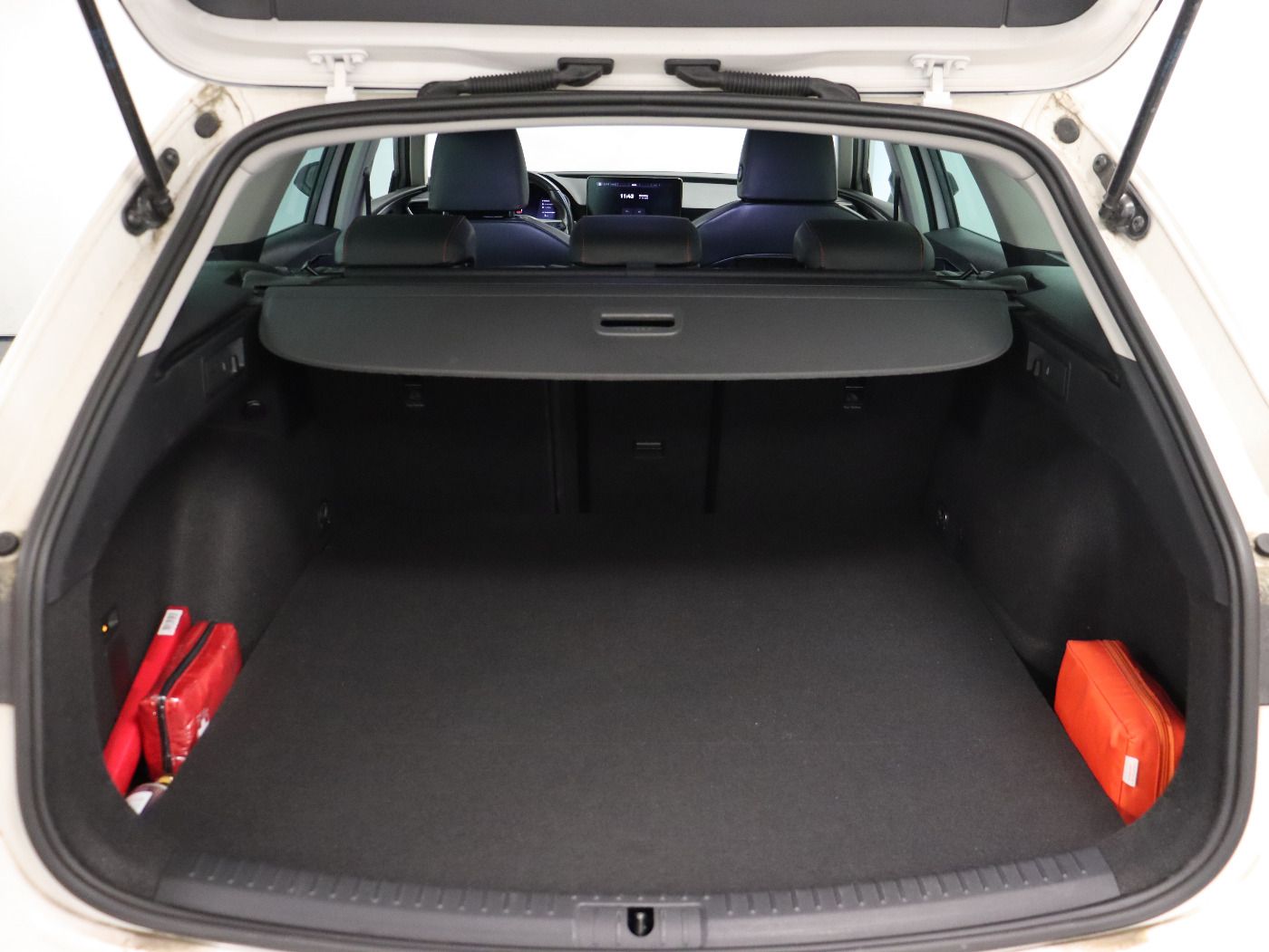 Fahrzeugabbildung SEAT Leon Sportstourer FR 1.4 TSI e-Hybrid DSG |AHK|L
