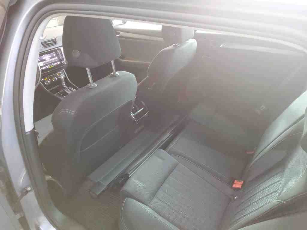 Fahrzeugabbildung SKODA Superb Combi 1.4 TSI iV DSG Style |AHK|Matrix|LM