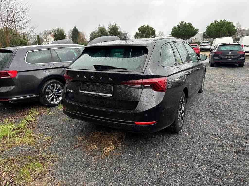 Fahrzeugabbildung SKODA Octavia Combi 2.0 TDI DSG Ambition