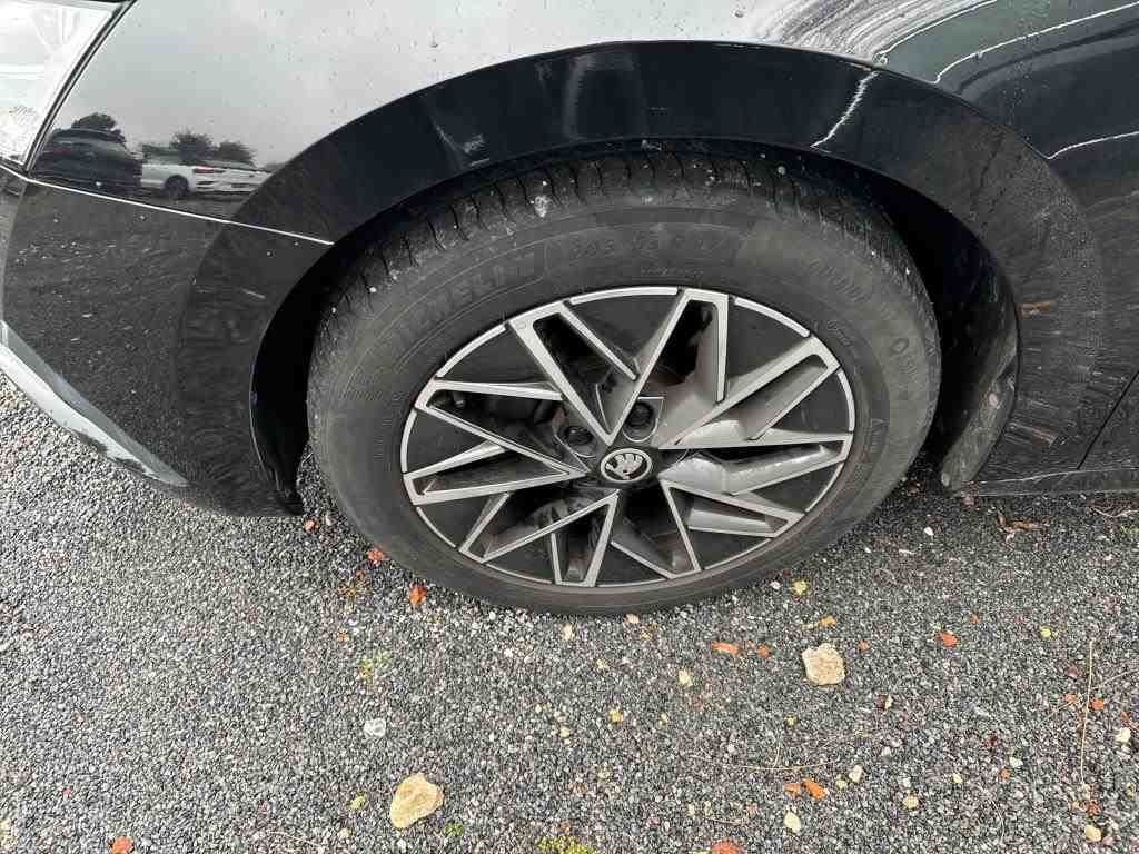 Fahrzeugabbildung SKODA Octavia Combi 2.0 TDI DSG Ambition