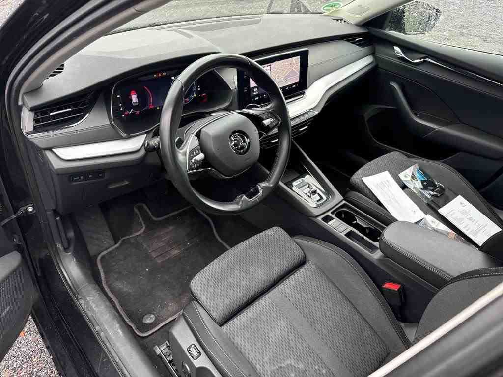 Fahrzeugabbildung SKODA Octavia Combi 2.0 TDI DSG Ambition