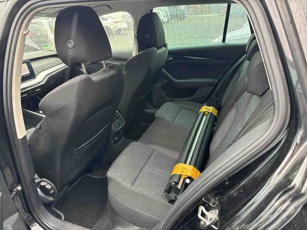 Fahrzeugabbildung SKODA Octavia Combi 2.0 TDI DSG Ambition