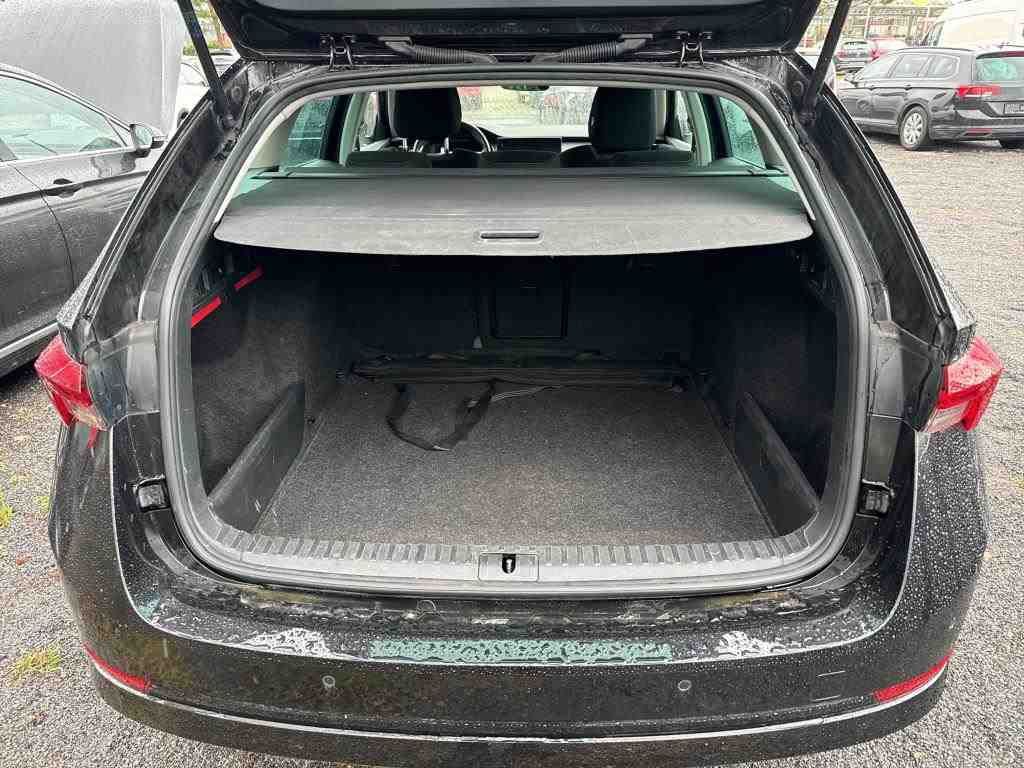 Fahrzeugabbildung SKODA Octavia Combi 2.0 TDI DSG Ambition