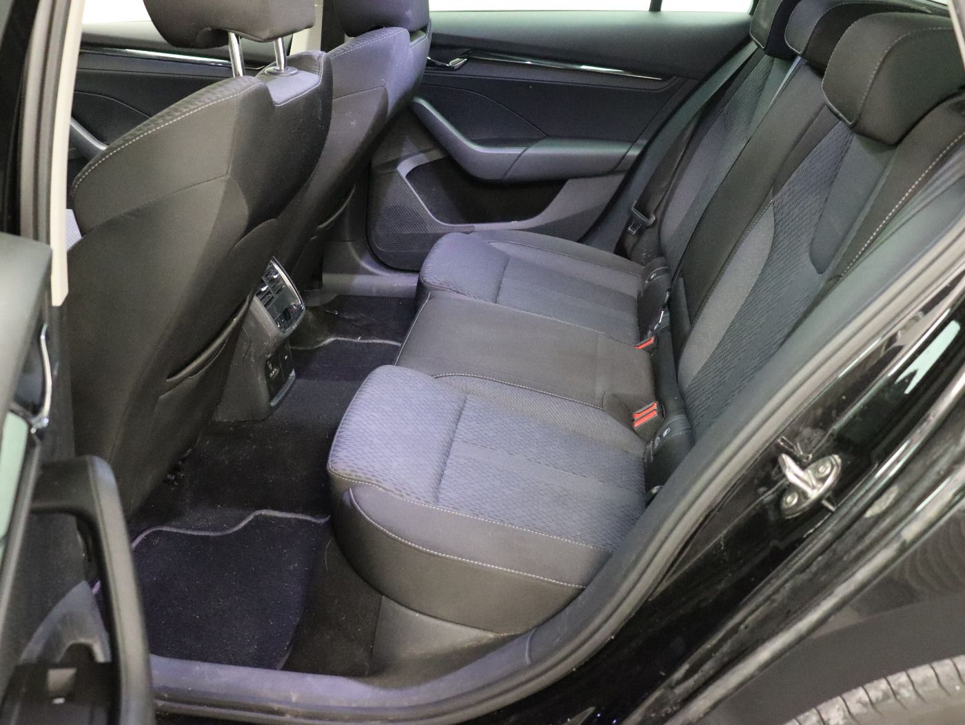 Fahrzeugabbildung SKODA Octavia Combi 2.0 TDI DSG Ambition