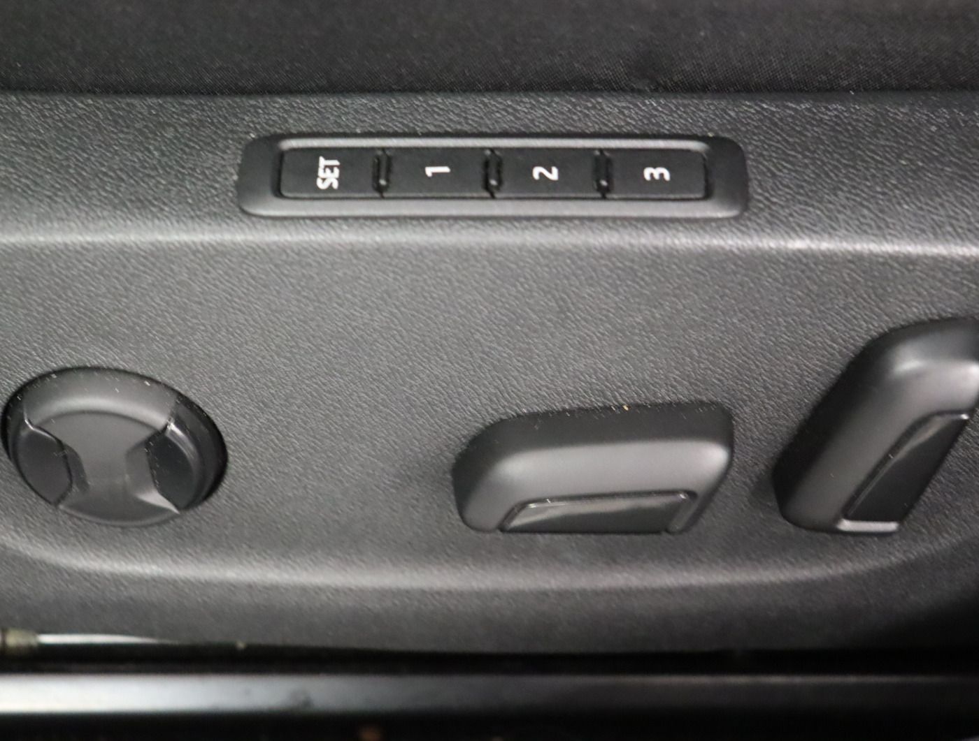 Fahrzeugabbildung SKODA Octavia Combi 1.4 TSI iV DSG Style |4xSHZ|FLA|LM