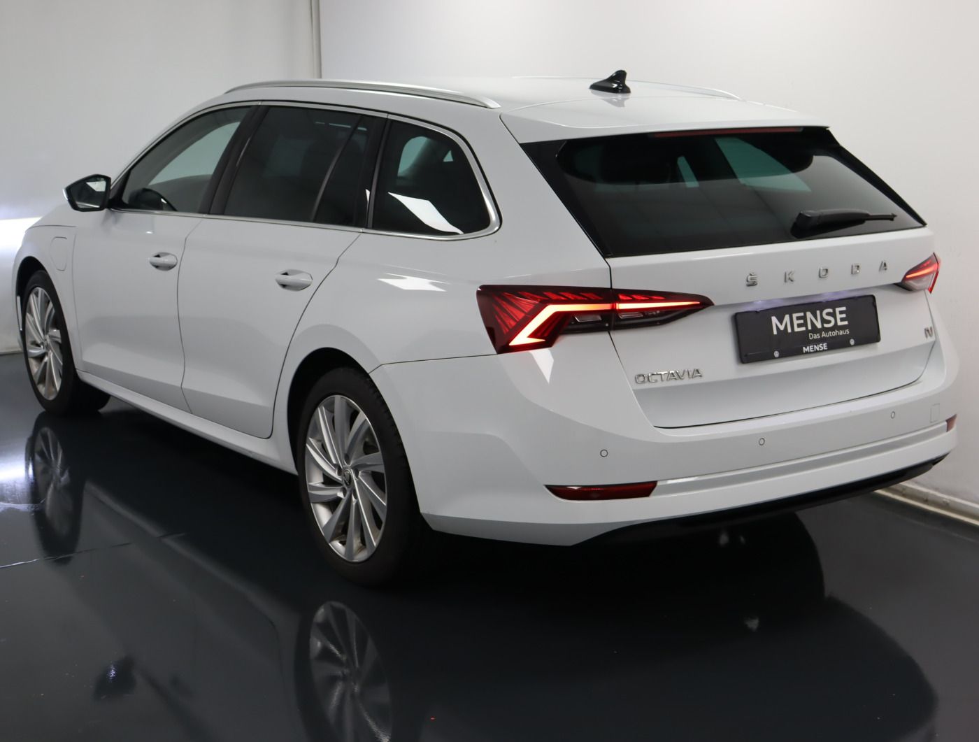 Fahrzeugabbildung SKODA Octavia Combi 1.4 TSI iV DSG Style |4xSHZ|FLA|LM