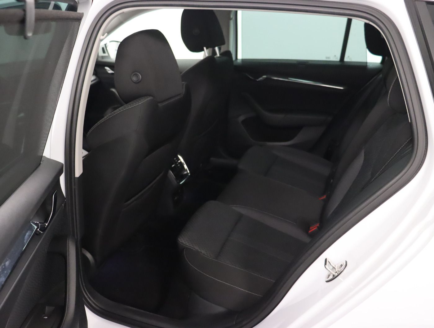 Fahrzeugabbildung SKODA Octavia Combi 1.4 TSI iV DSG Style |4xSHZ|FLA|LM