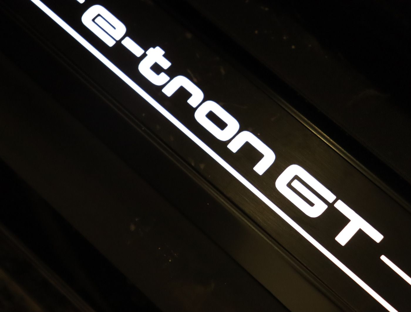 Fahrzeugabbildung Audi e-tron GT |Matrix|Luft|ACC|WPumpe|STH|CarPlay|LM