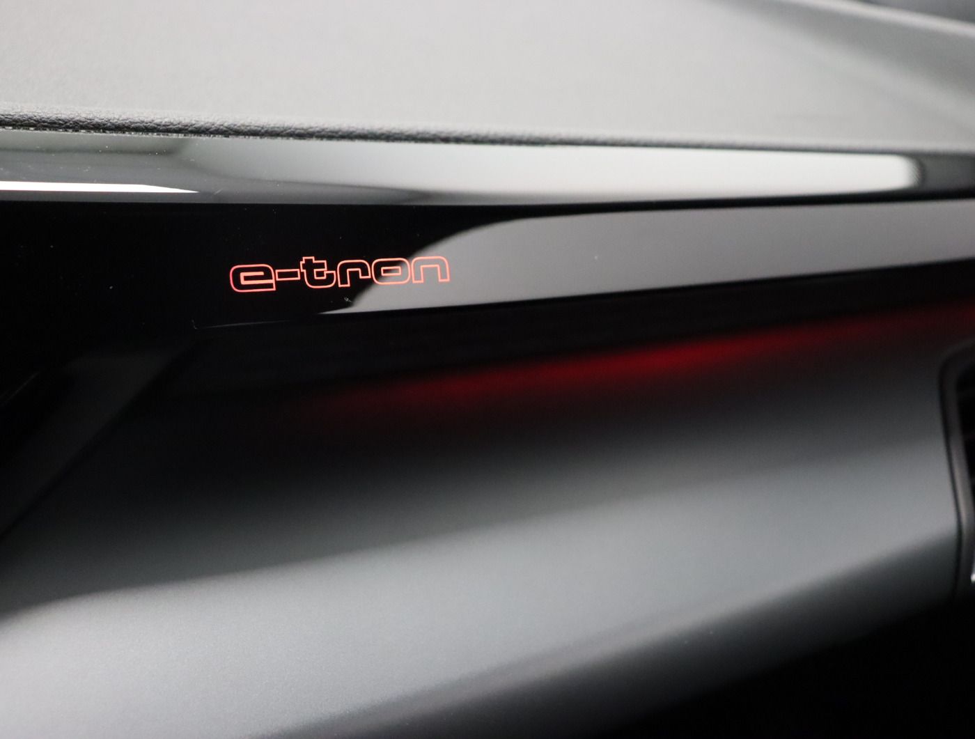 Fahrzeugabbildung Audi e-tron GT |Matrix|Luft|ACC|WPumpe|STH|CarPlay|LM