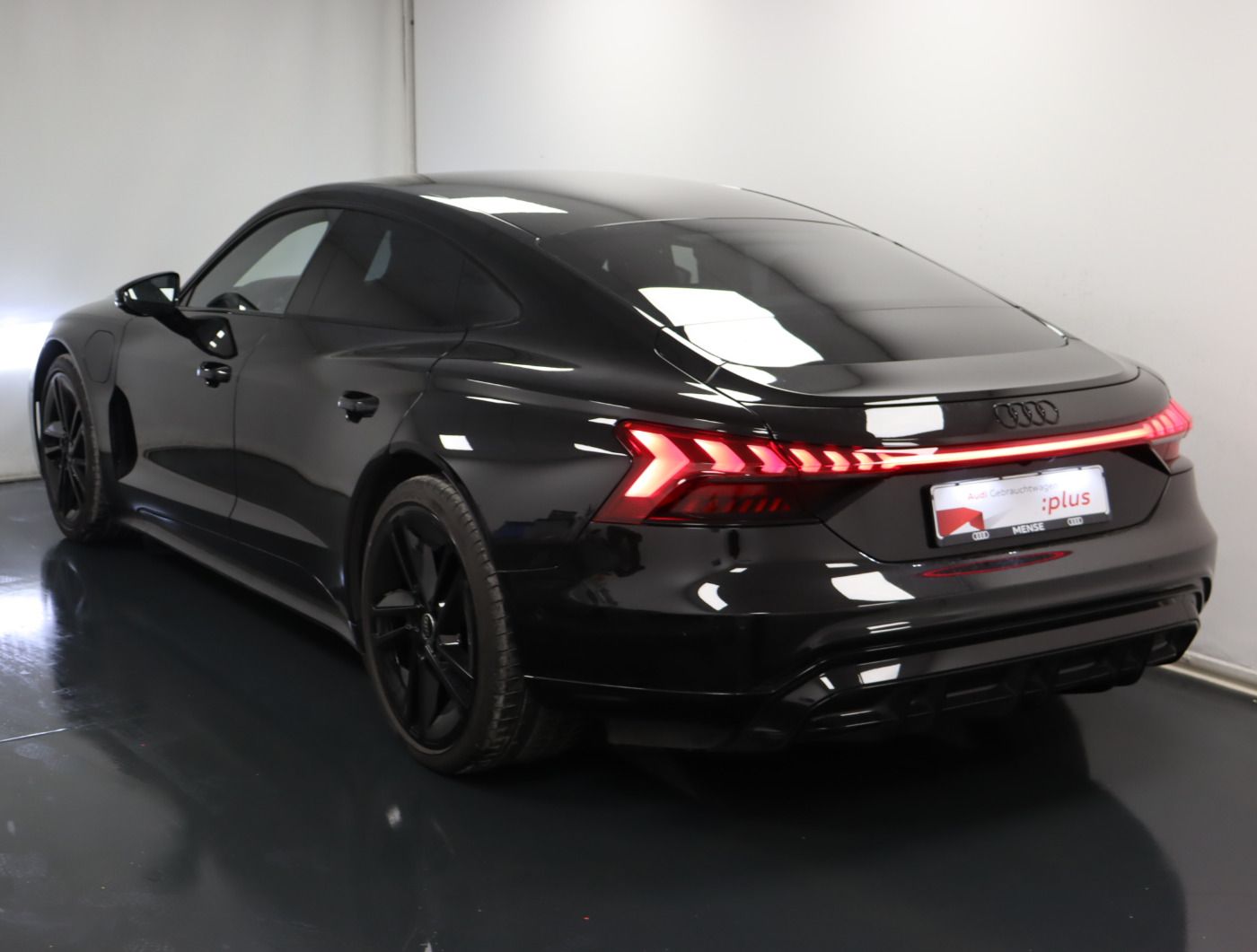 Fahrzeugabbildung Audi e-tron GT |Matrix|Luft|ACC|WPumpe|STH|CarPlay|LM