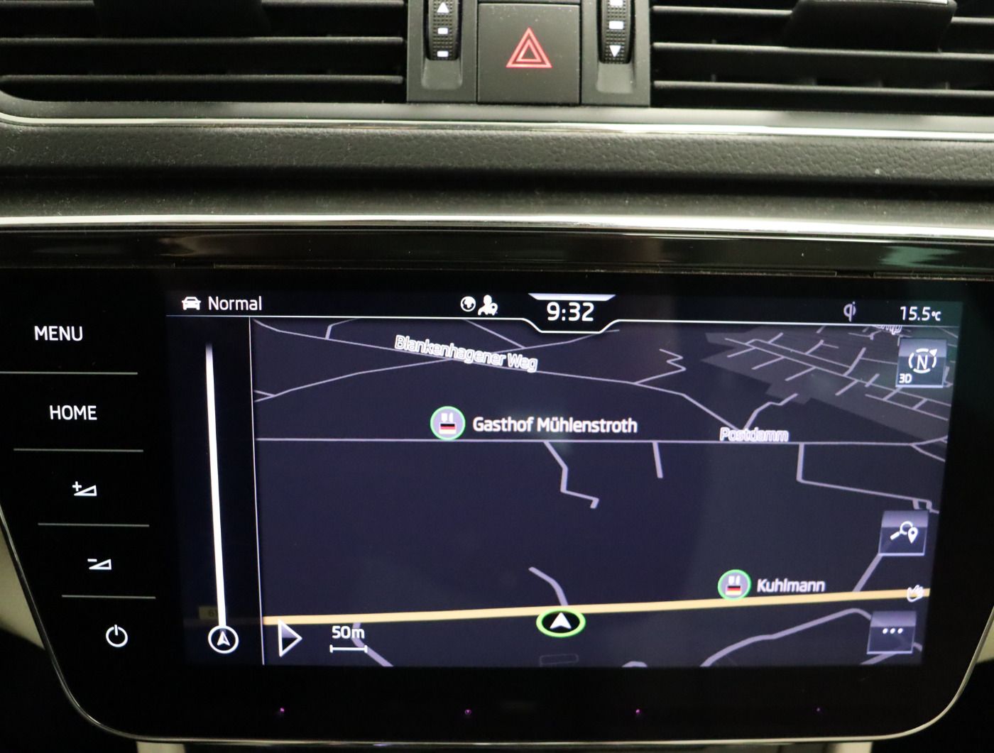 Fahrzeugabbildung SKODA Superb Combi 1.4 TSI iV DSG Style |AHK|Matrix|LM