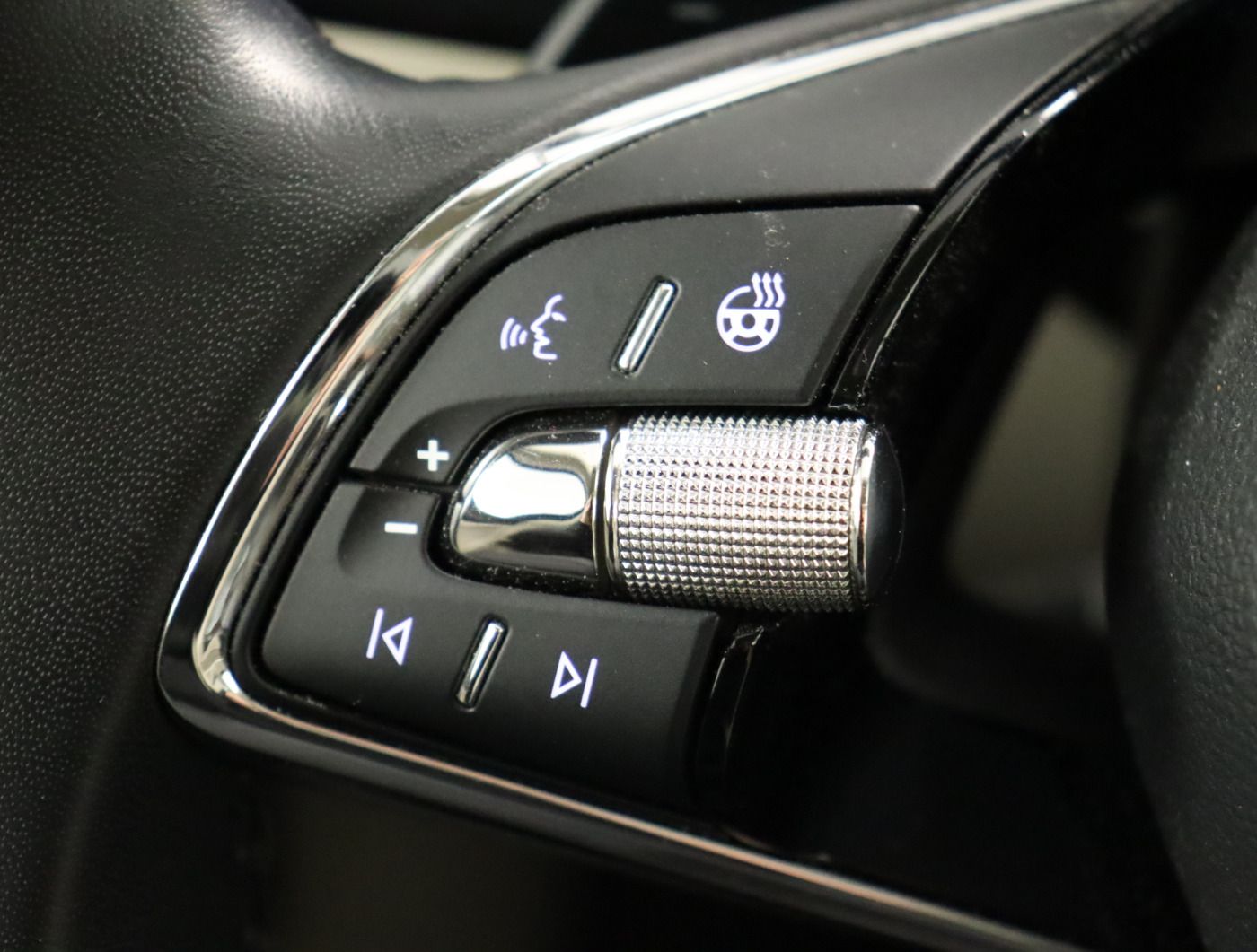 Fahrzeugabbildung SKODA Superb Combi 1.4 TSI iV DSG Style |AHK|Matrix|LM