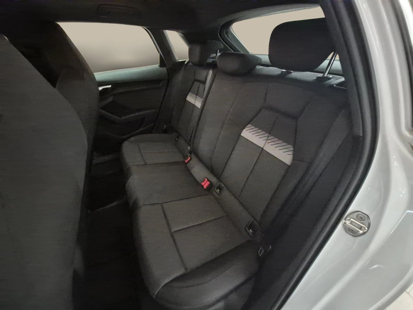 Fahrzeugabbildung Audi A3 Sportback 35 TDI S tronic LED Navi - mit KI generiert/bearbeitet