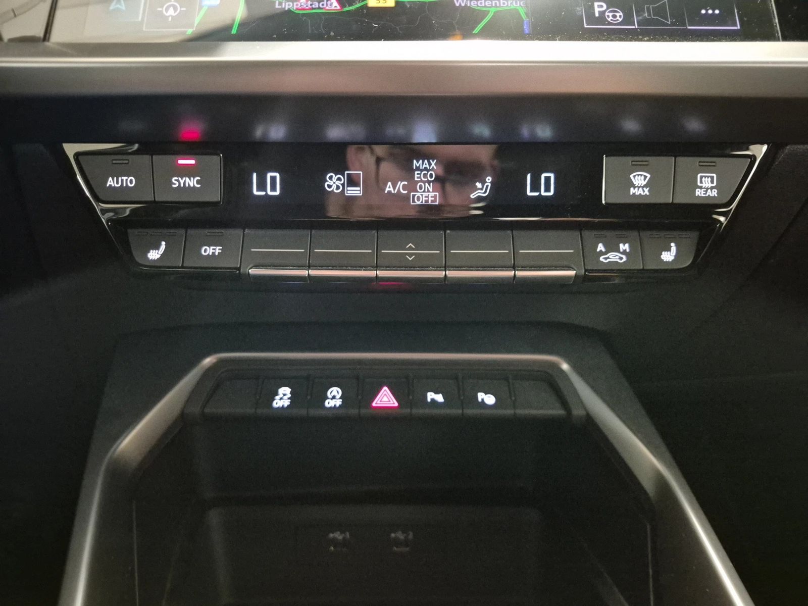 Fahrzeugabbildung Audi A3 Sportback 35 TDI S tronic LED Navi - mit KI generiert/bearbeitet