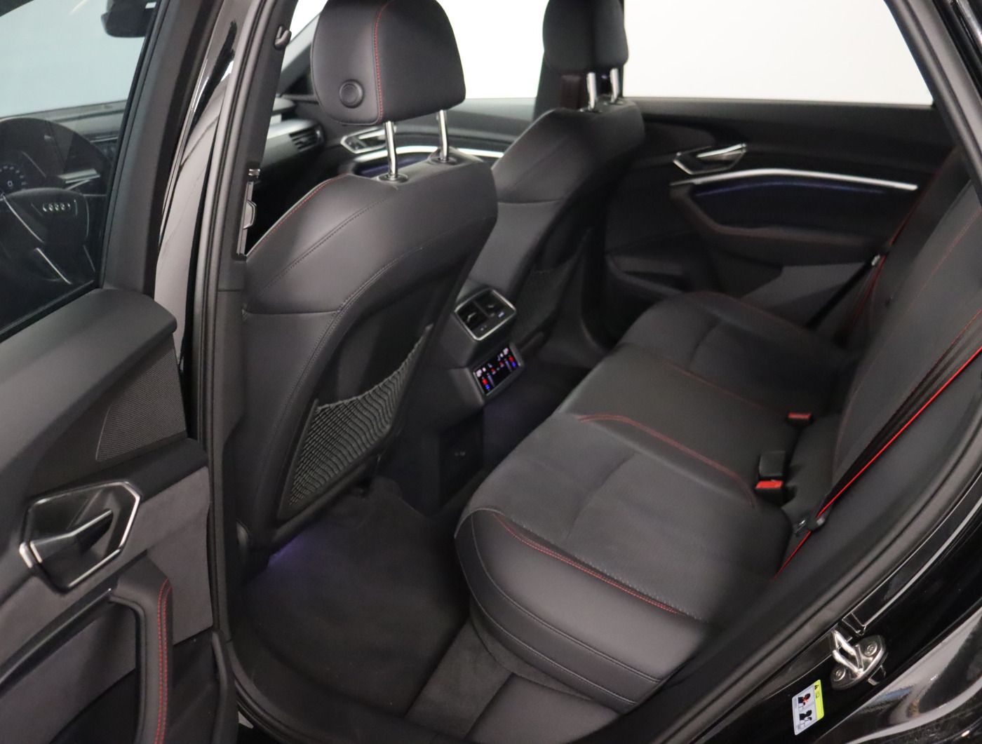 Fahrzeugabbildung Audi Q8 e-tron 55 quattro S line |Matrix|Luft|ACC