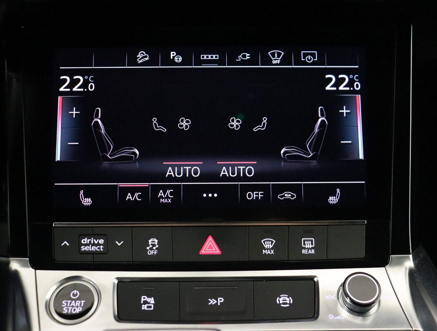 Fahrzeugabbildung Audi Q8 e-tron 55 quattro S line |Matrix|Luft|ACC