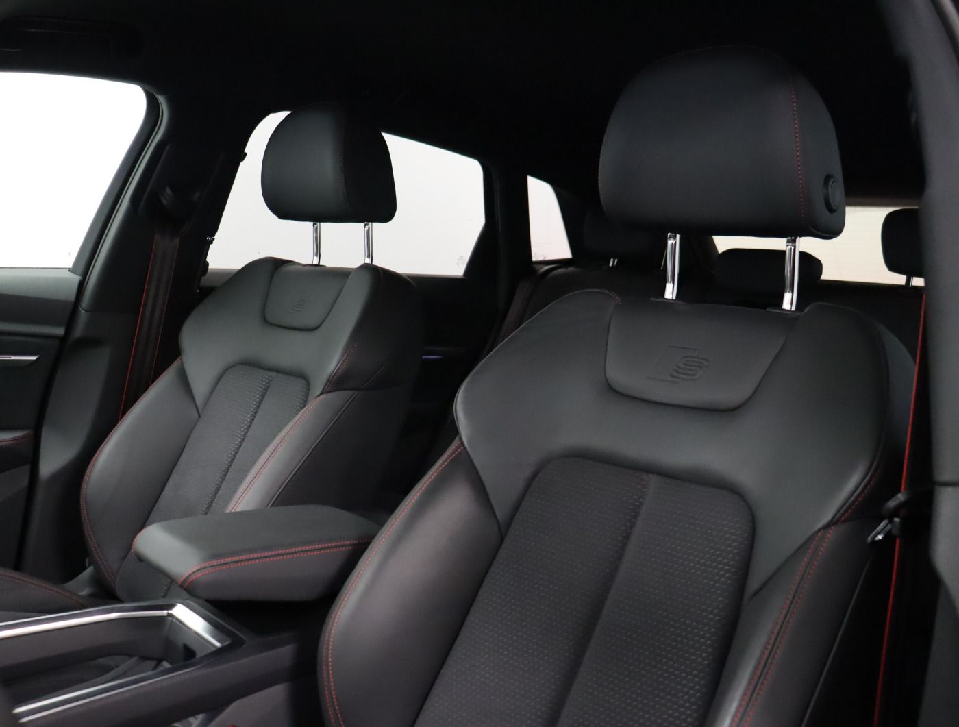 Fahrzeugabbildung Audi Q8 e-tron 55 quattro S line |Matrix|Luft|ACC