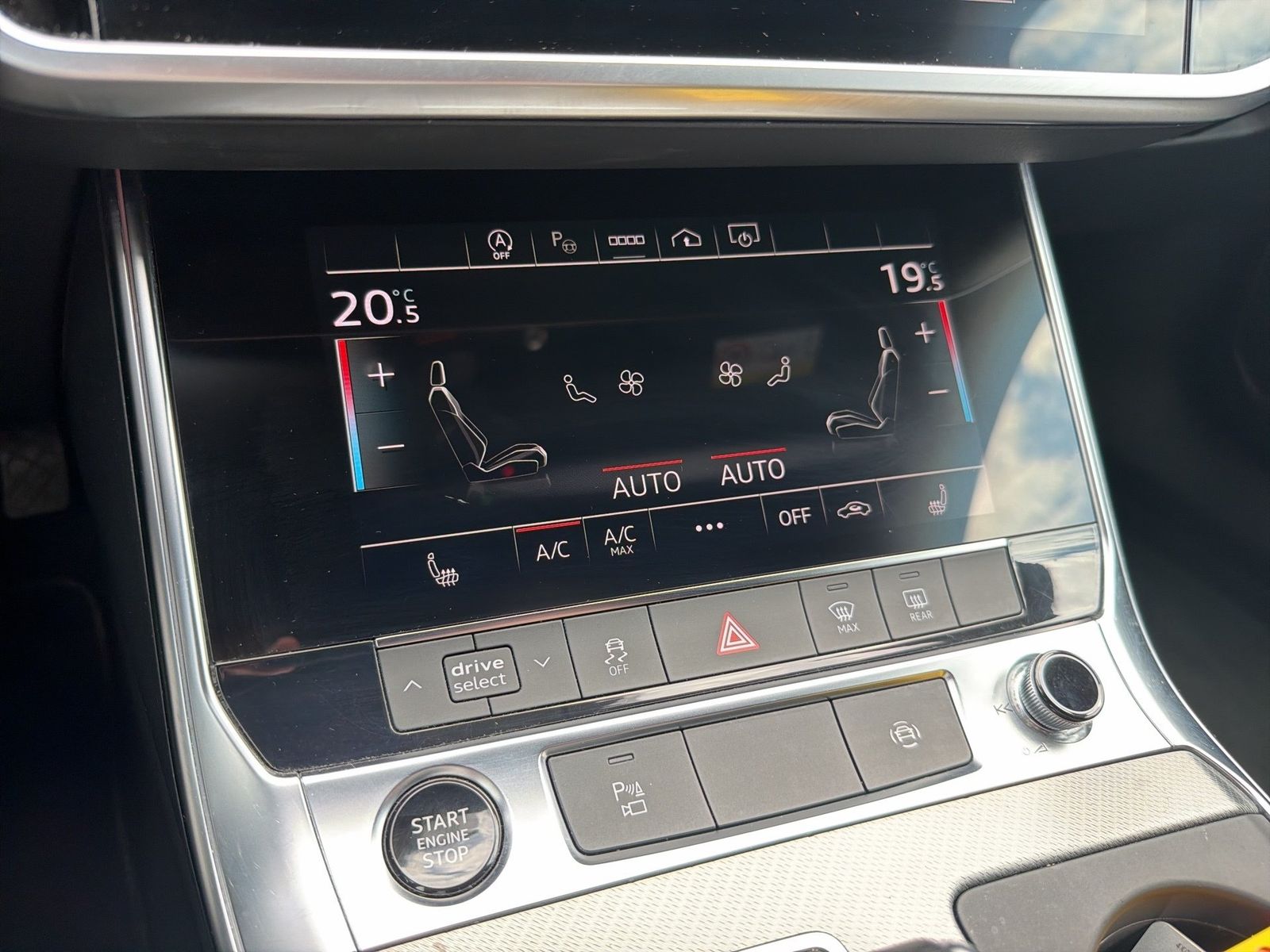 Fahrzeugabbildung Audi A6 Avant sport 35 TDI 120(163) S tronic Matrix - mit KI generiert/bearbeitet