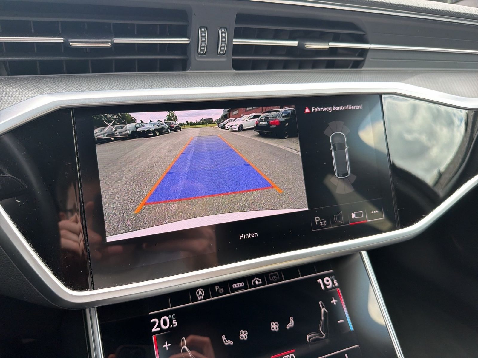 Fahrzeugabbildung Audi A6 Avant sport 35 TDI 120(163) S tronic Matrix - mit KI generiert/bearbeitet