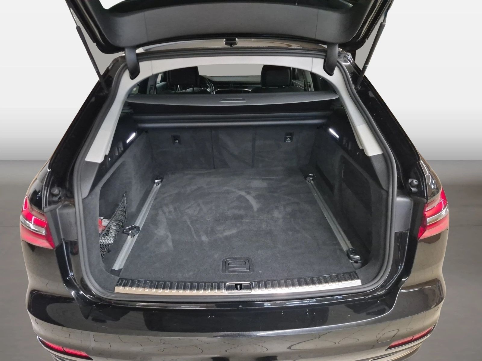 Fahrzeugabbildung Audi A6 Avant sport 35 TDI 120(163) S tronic Pano LM - mit KI generiert/bearbeitet