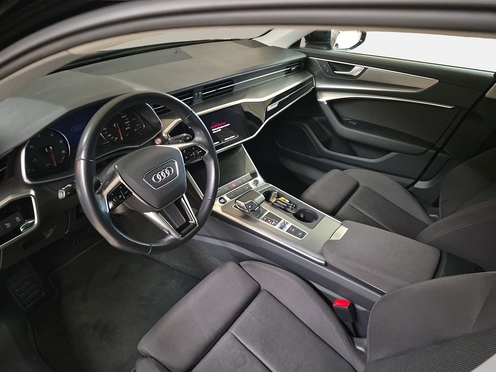 Fahrzeugabbildung Audi A6 Avant sport 35 TDI 120(163) S tronic Pano LM - mit KI generiert/bearbeitet