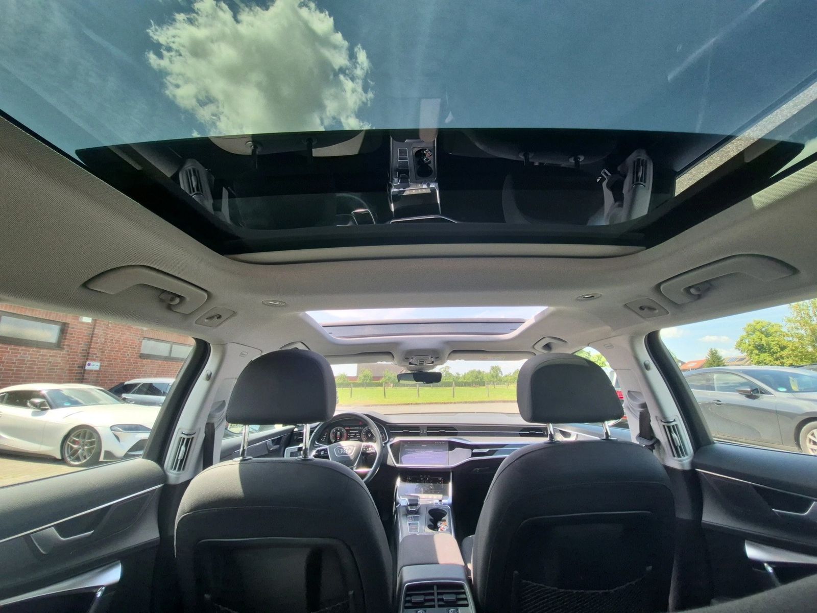 Fahrzeugabbildung Audi A6 Avant 35 TDI 120(163) S tronic AHK Pano ACC - mit KI generiert/bearbeitet