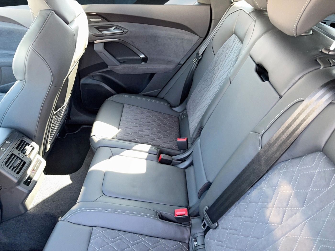 Fahrzeugabbildung Audi Q5 SUV 40TDI quattro S tronic |AHK|Pano|LED