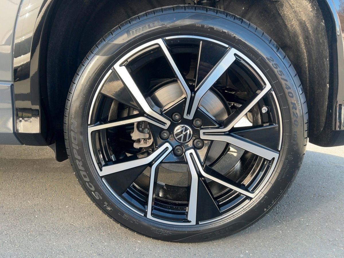 Fahrzeugabbildung Volkswagen Tayron TDI 4M R-Line AHK Standhzg Pano Navi 360°