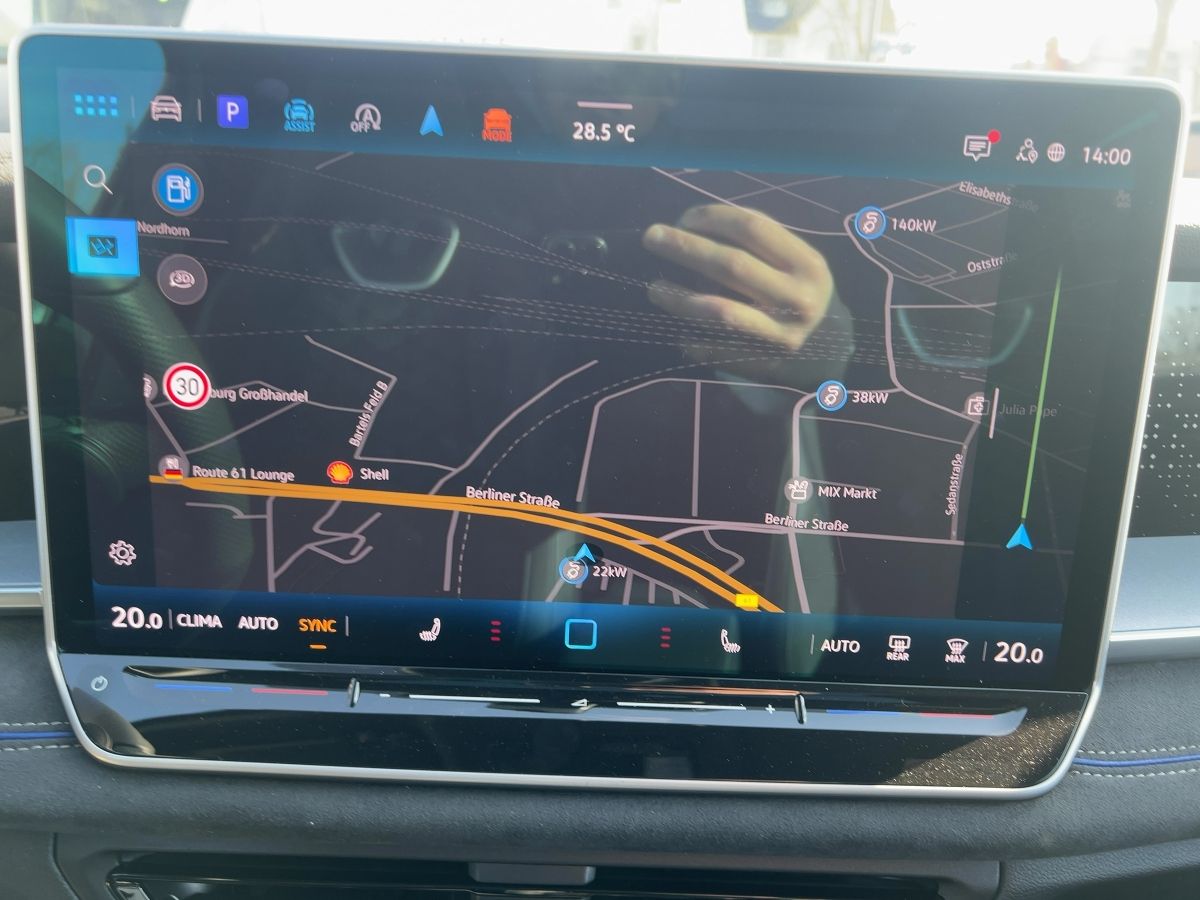 Fahrzeugabbildung Volkswagen Tayron TDI 4M R-Line AHK Standhzg Pano Navi 360°