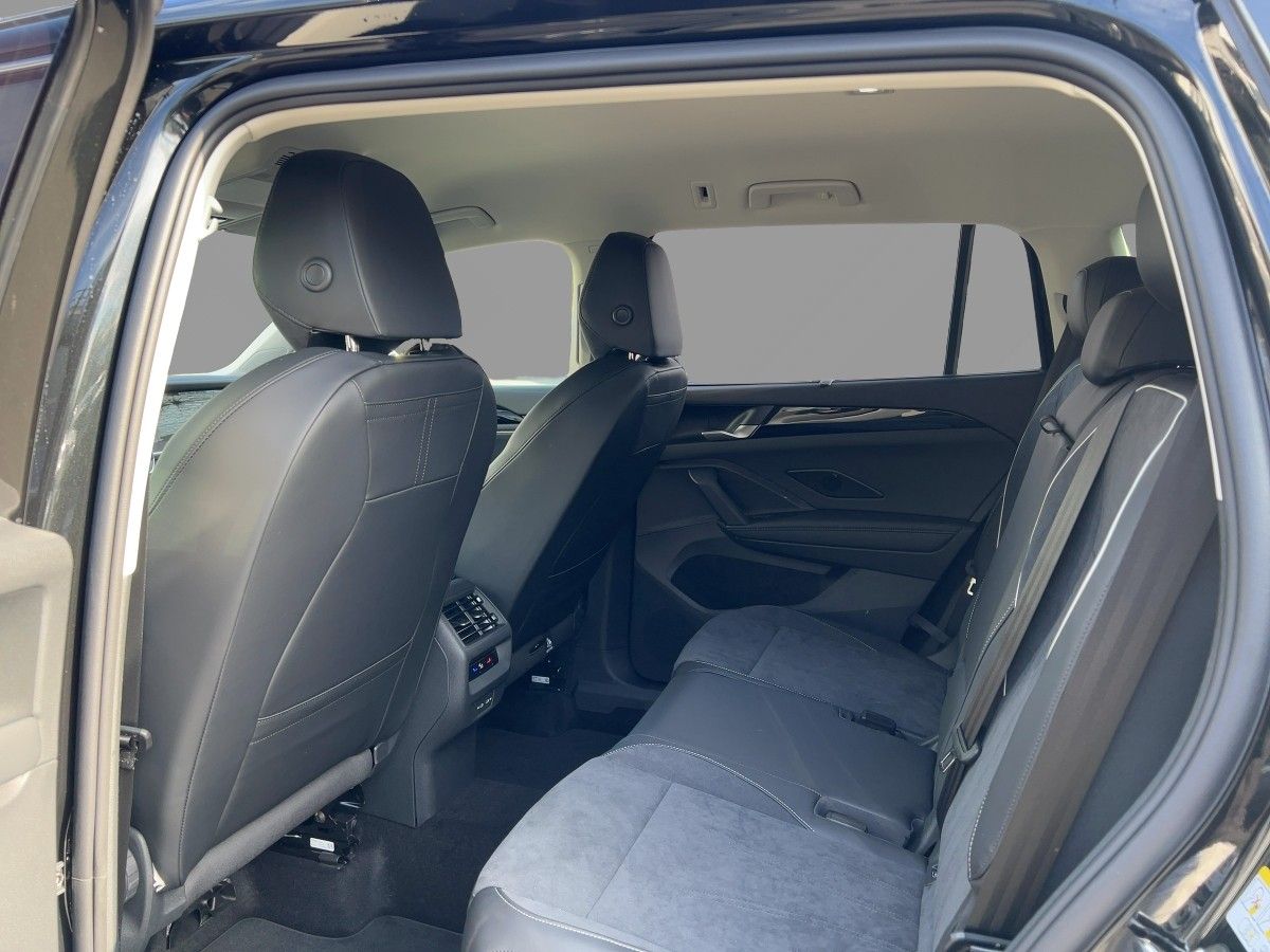 Fahrzeugabbildung Volkswagen Tayron TDI DSG Elegance AHK Navi 360° HD-Matrix