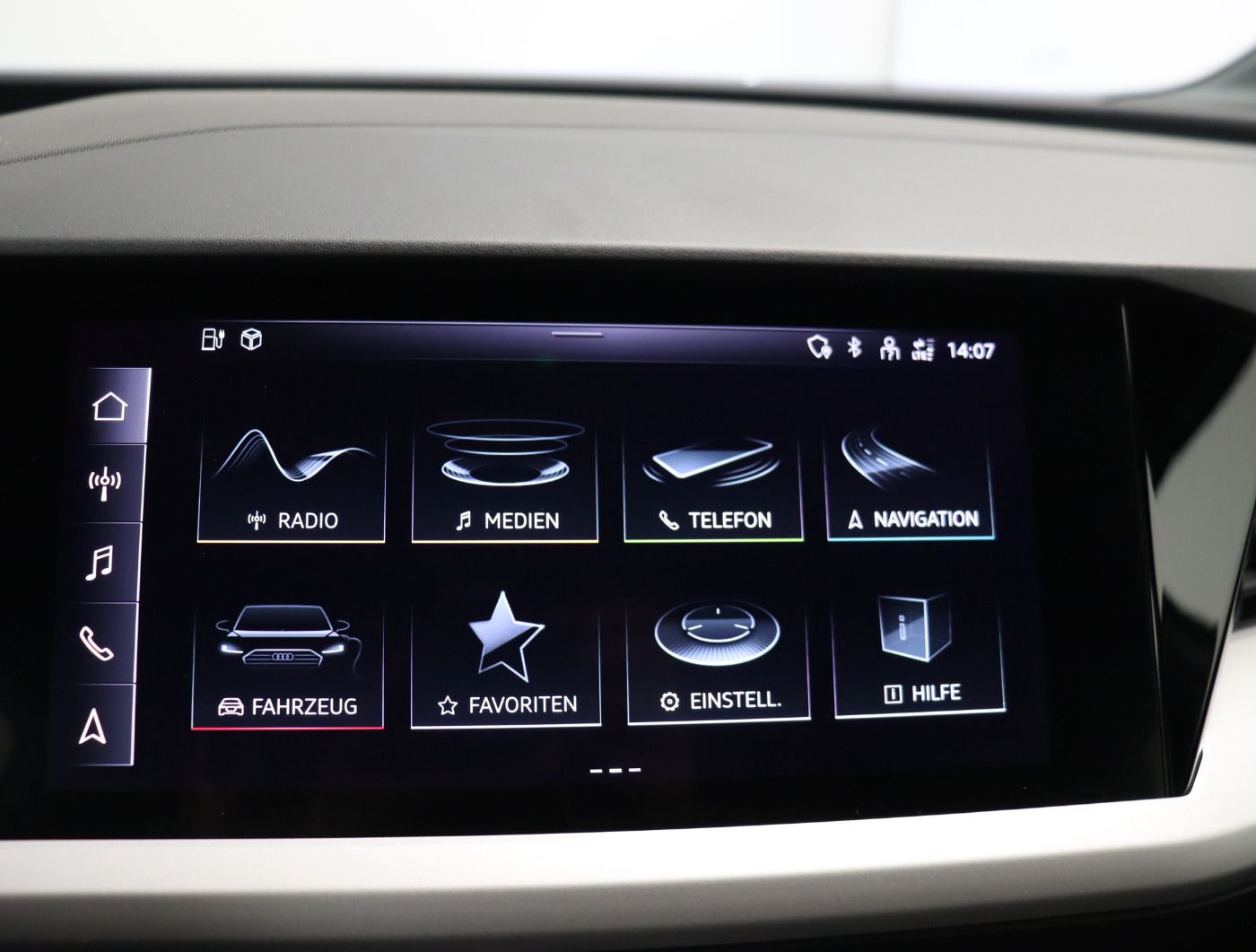 Fahrzeugabbildung Audi Q4 e-tron 40 S line |STH|SpurH|LM|Sport|KlimaA