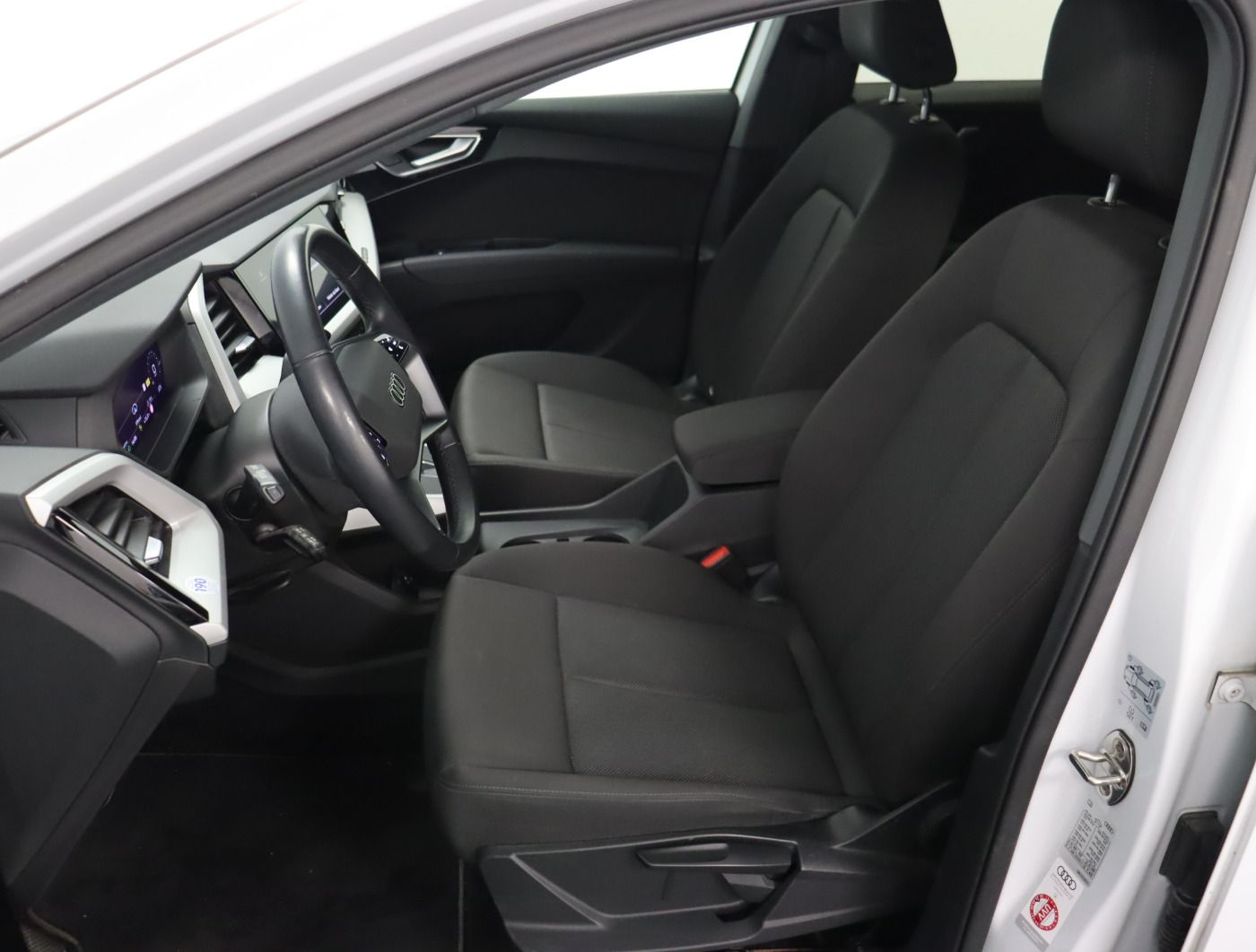 Fahrzeugabbildung Audi Q4 e-tron 40 S line |STH|SpurH|LM|Sport|KlimaA
