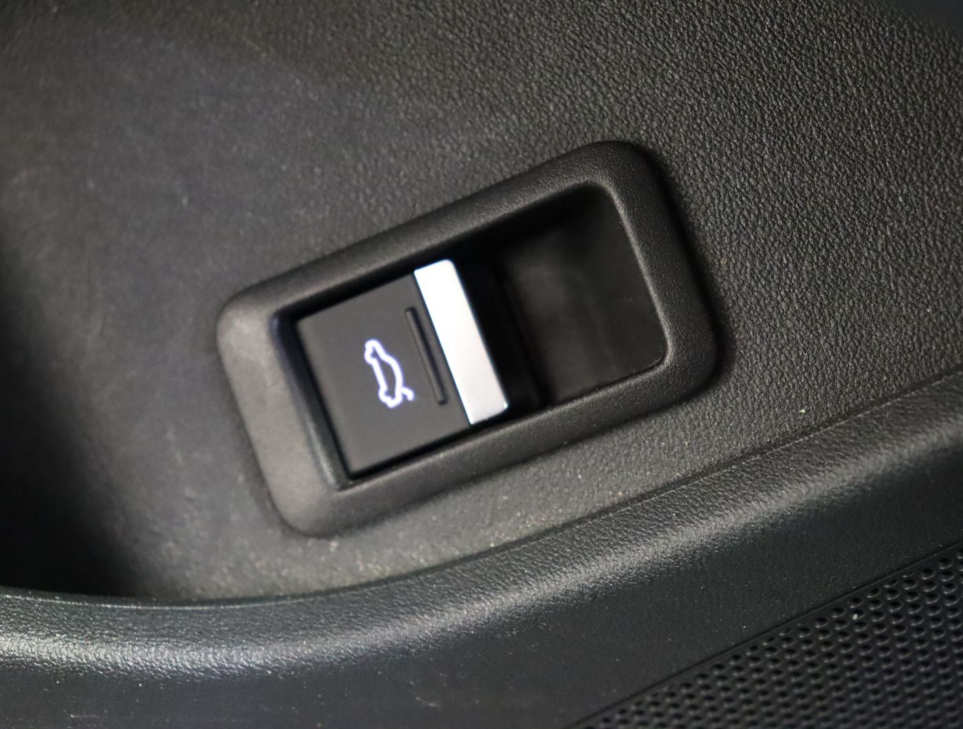 Fahrzeug autohaus mense Fahrzeugabbildung Audi Q4 Sportback e-tron 50 quattro S line |FLA|STH