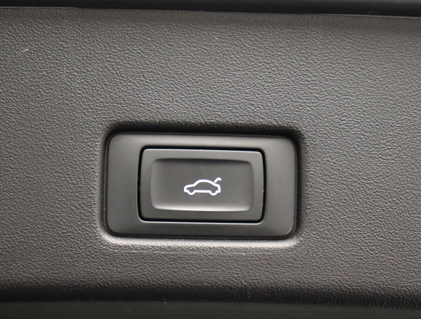 Fahrzeug autohaus mense Fahrzeugabbildung Audi Q4 Sportback e-tron 50 quattro S line |FLA|STH