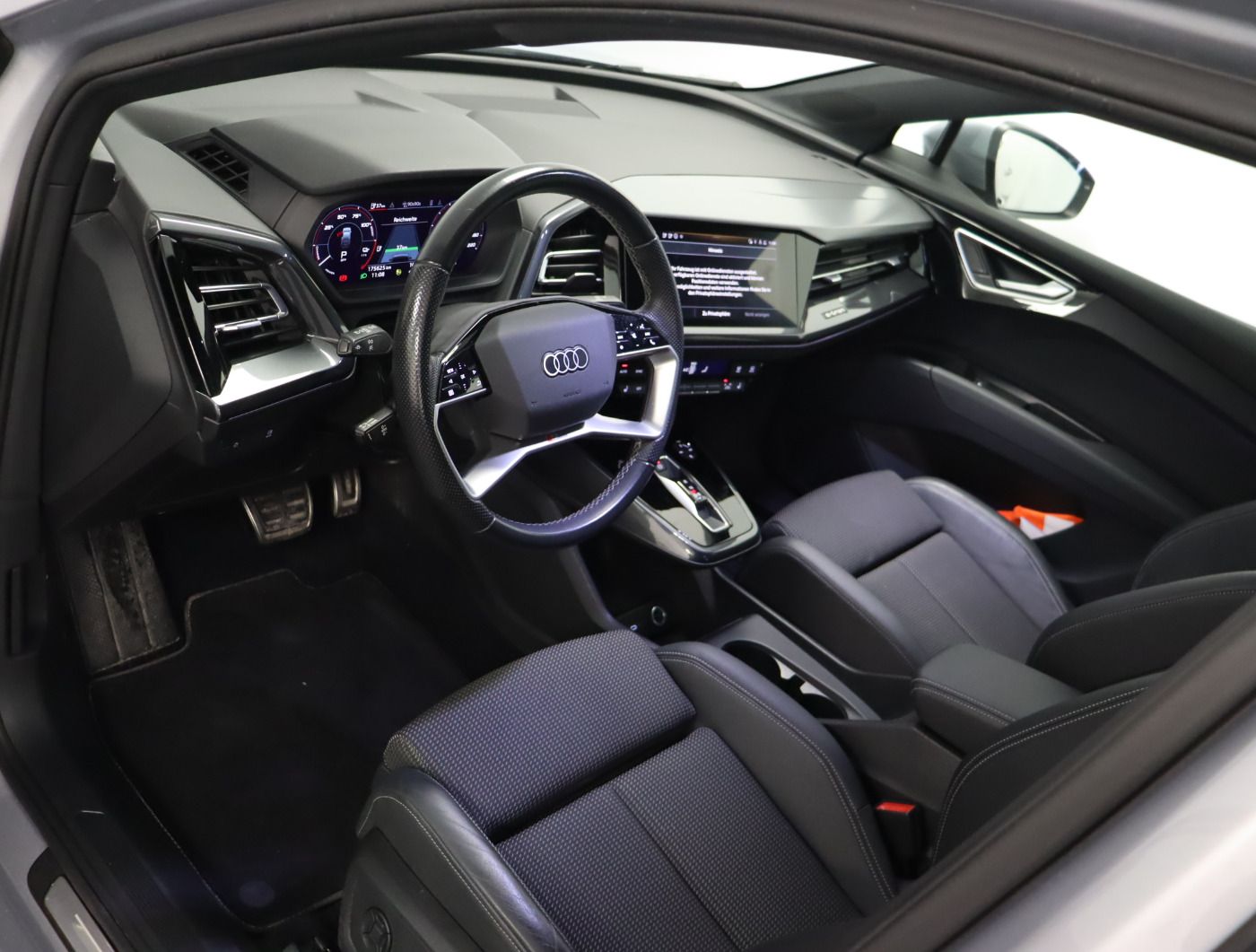 Fahrzeug autohaus mense Fahrzeugabbildung Audi Q4 Sportback e-tron 50 quattro S line |FLA|STH