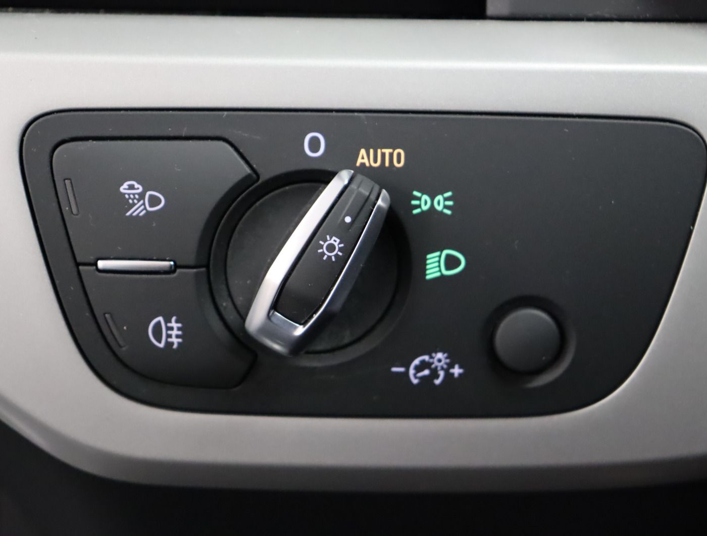 Fahrzeugabbildung Audi A4 Avant 40 TDI S tronic |Matrix|CarPlay|LM|SHZG