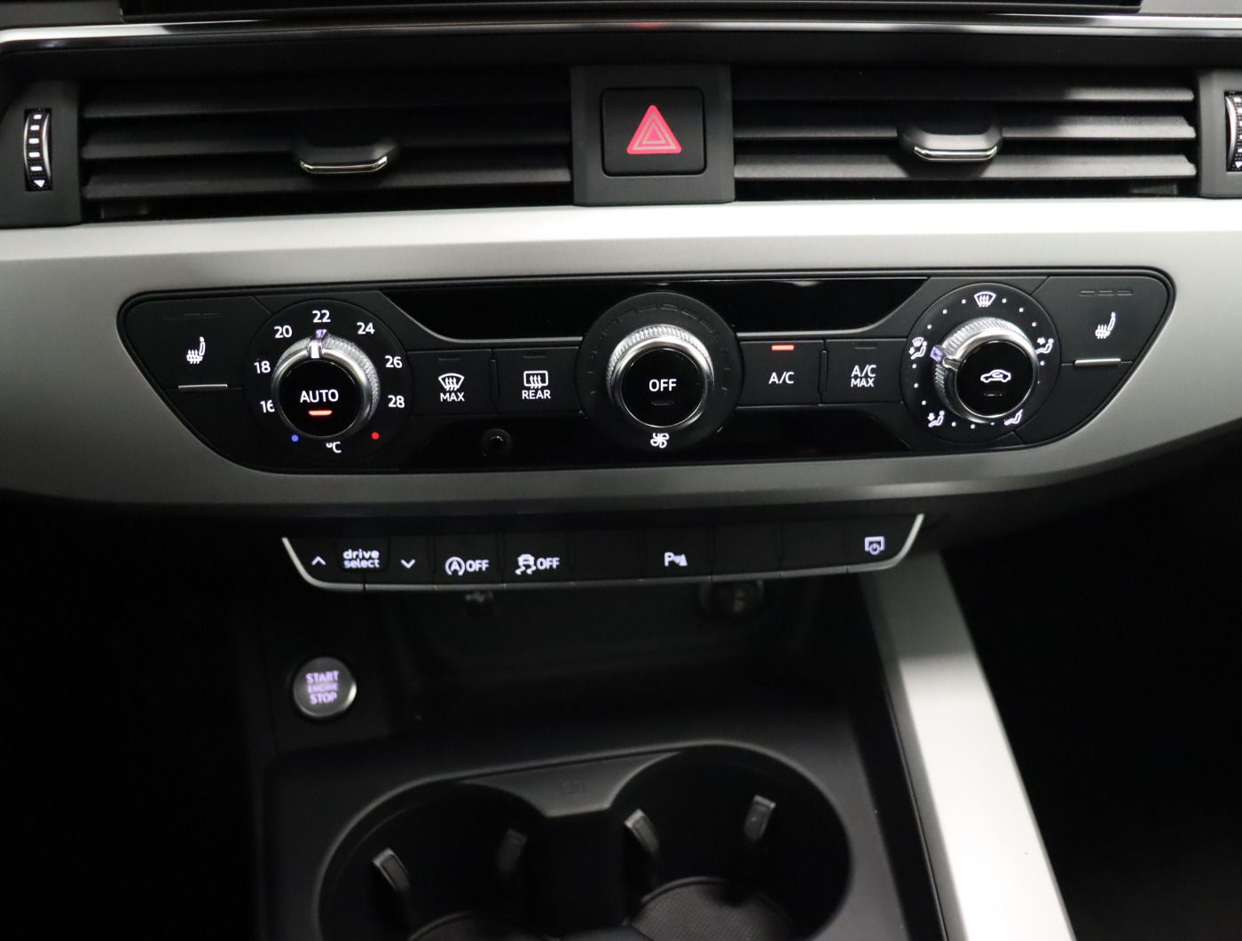 Fahrzeugabbildung Audi A4 Avant 40 TDI S tronic |Matrix|CarPlay|LM|SHZG