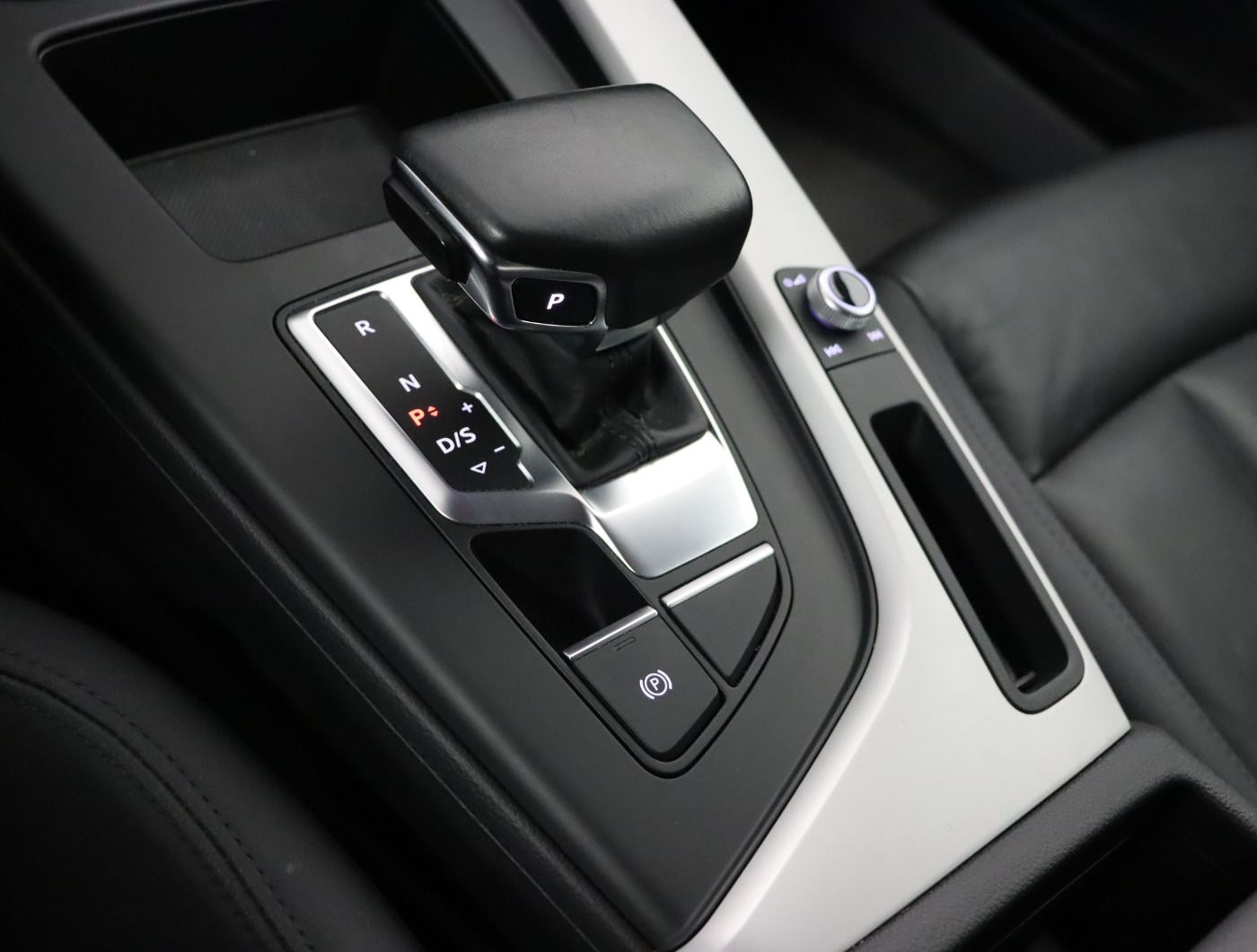 Fahrzeugabbildung Audi A4 Avant 40 TDI S tronic |Matrix|CarPlay|LM|SHZG