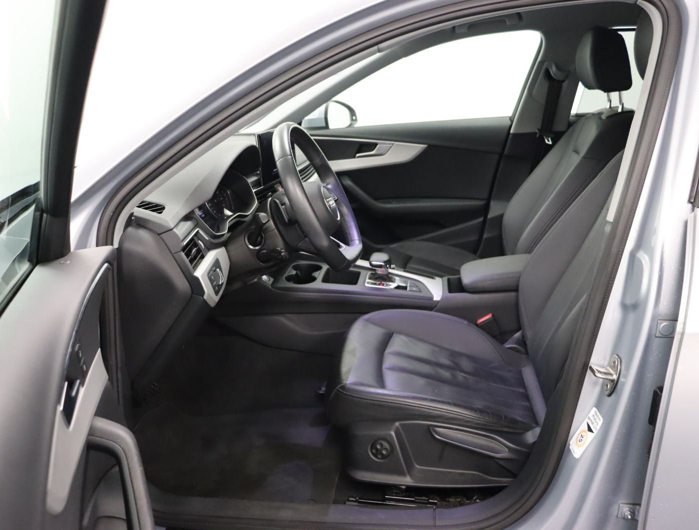 Fahrzeugabbildung Audi A4 Avant 40 TDI S tronic |Matrix|CarPlay|LM|SHZG