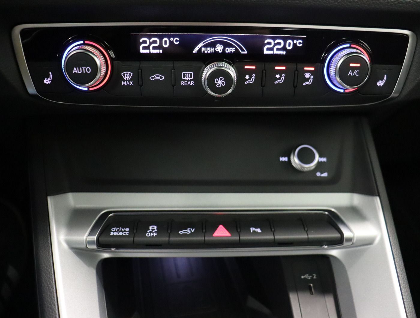 Fahrzeugabbildung Audi Q3 45 TFSI e S tronic |Matrix|Pano|CarPlay|SpurH