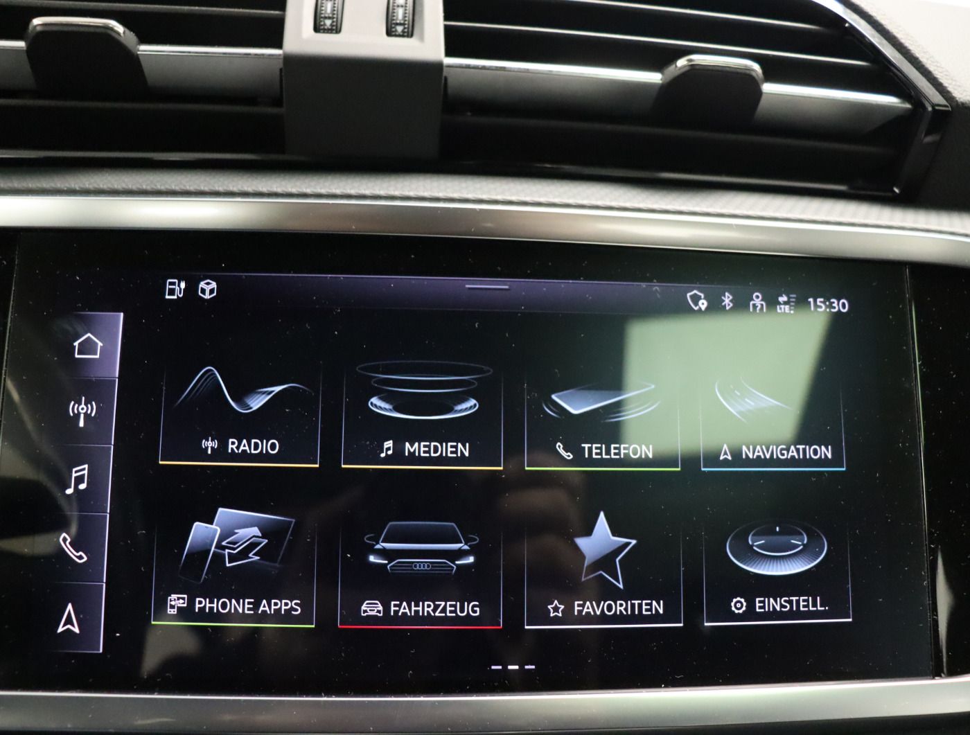 Fahrzeugabbildung Audi Q3 45 TFSI e S tronic |Matrix|Pano|CarPlay|SpurH