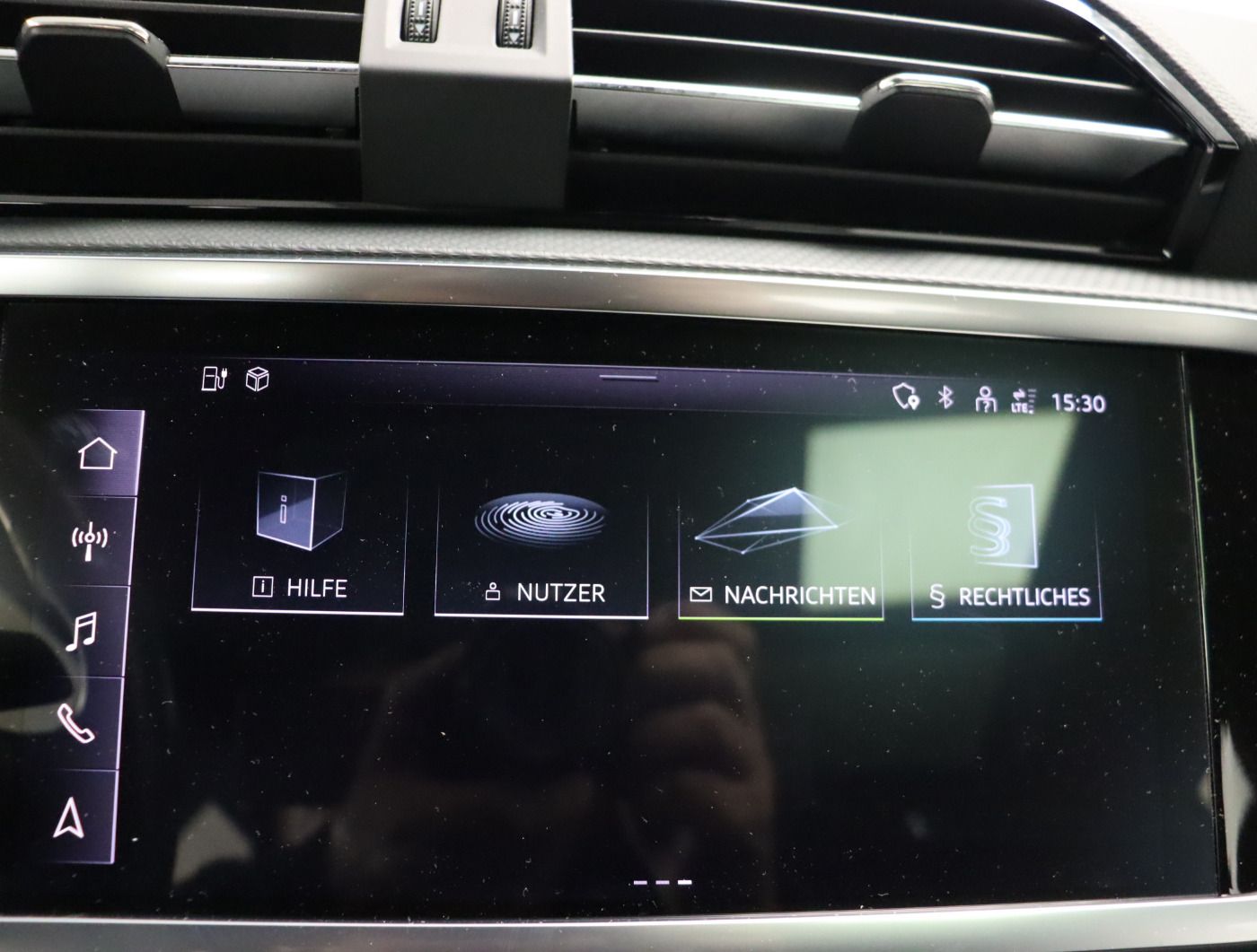 Fahrzeugabbildung Audi Q3 45 TFSI e S tronic |Matrix|Pano|CarPlay|SpurH
