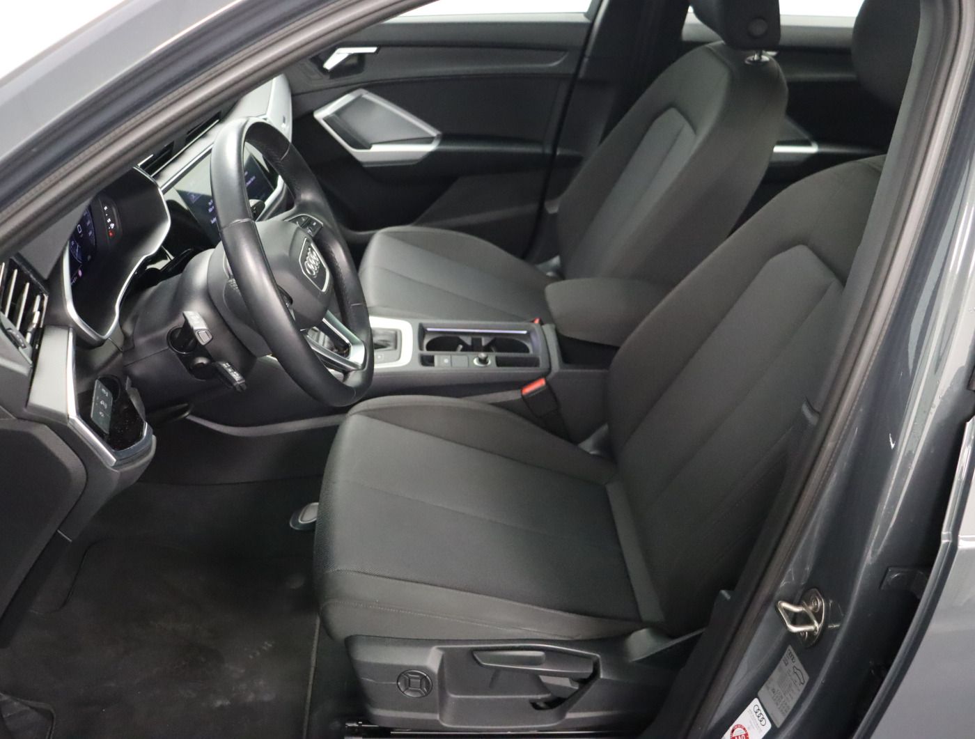 Fahrzeugabbildung Audi Q3 45 TFSI e S tronic |Matrix|Pano|CarPlay|SpurH
